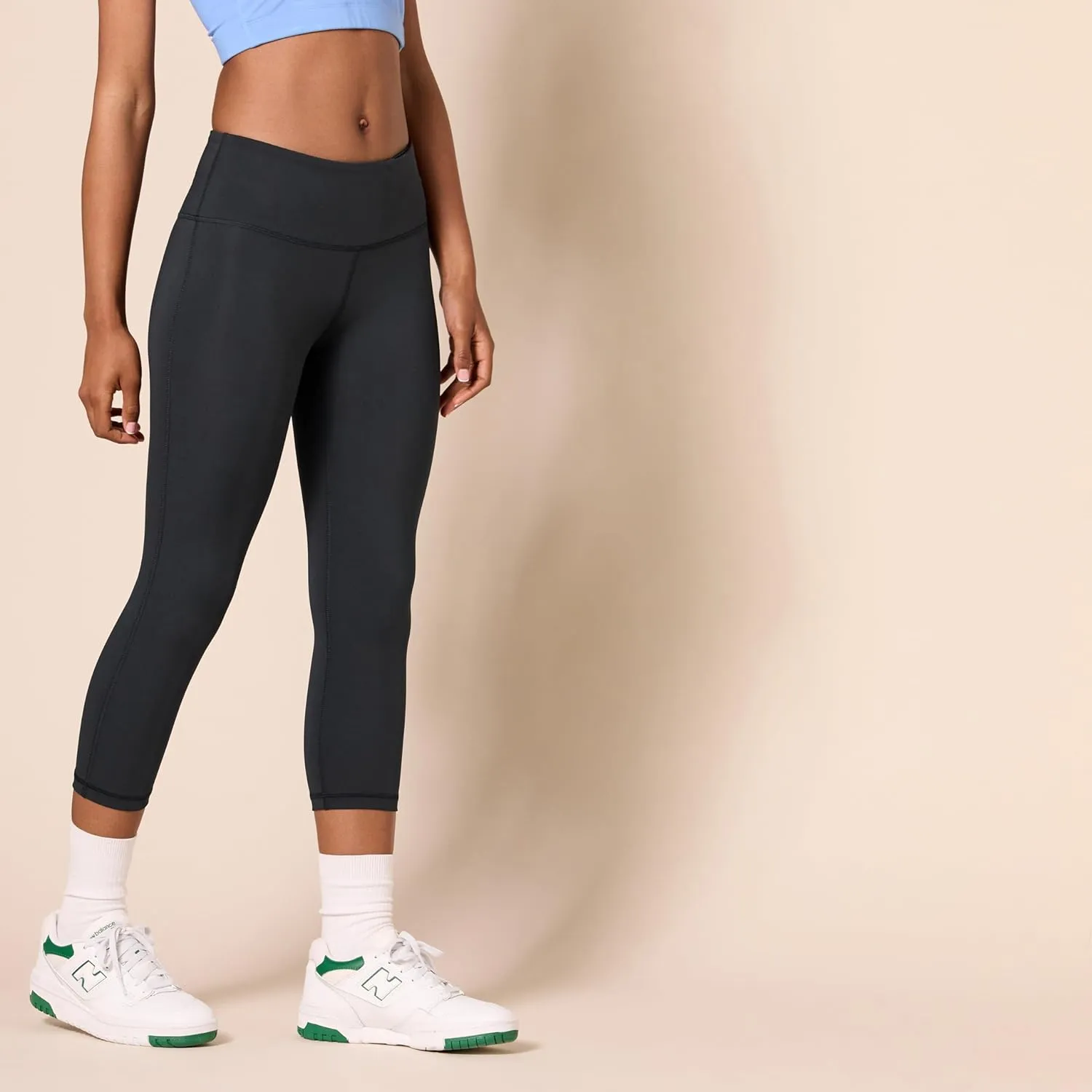 Amazon Essentials Short Leggings for Women, Active Sculpt, Mid Rise Capri