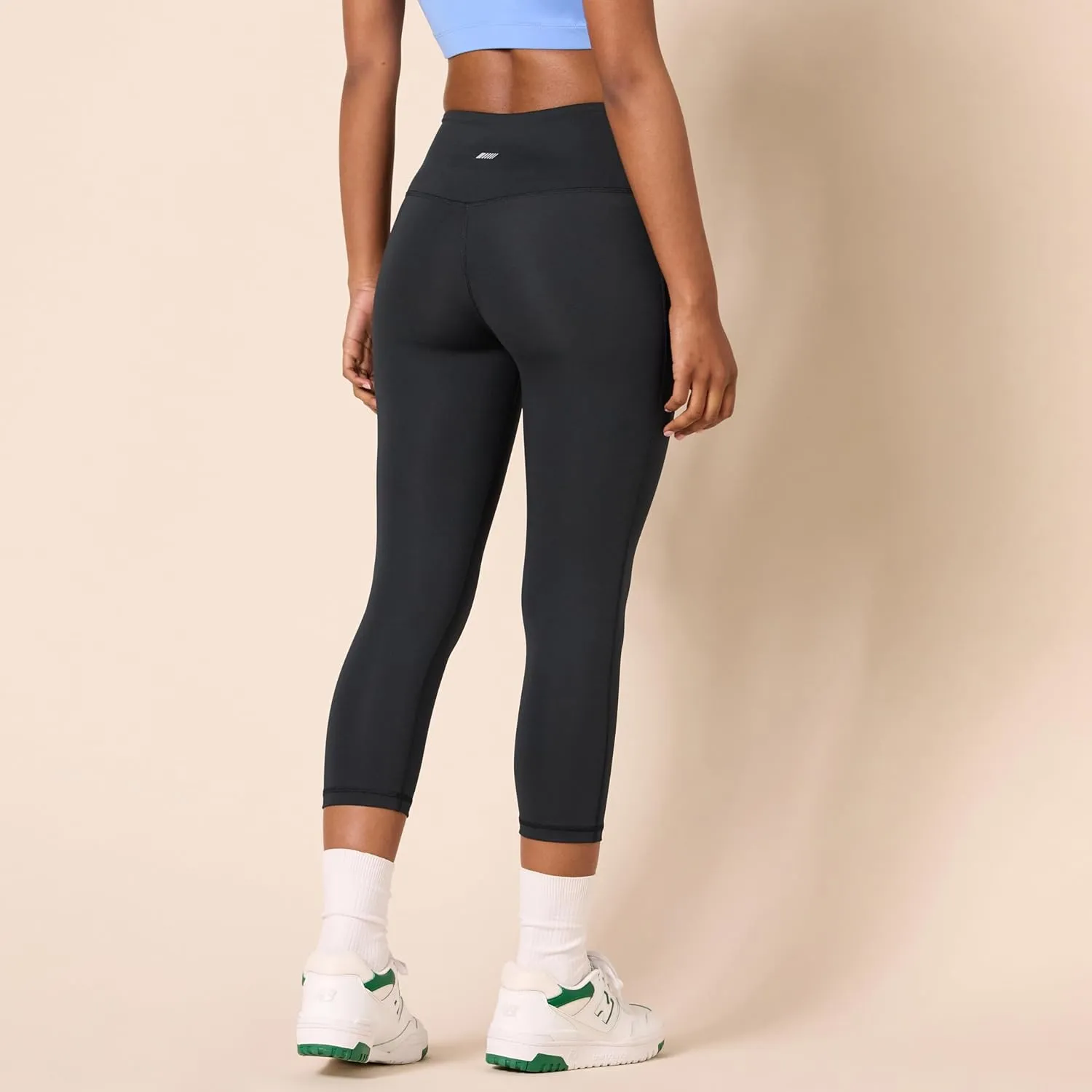 Amazon Essentials Short Leggings for Women, Active Sculpt, Mid Rise Capri