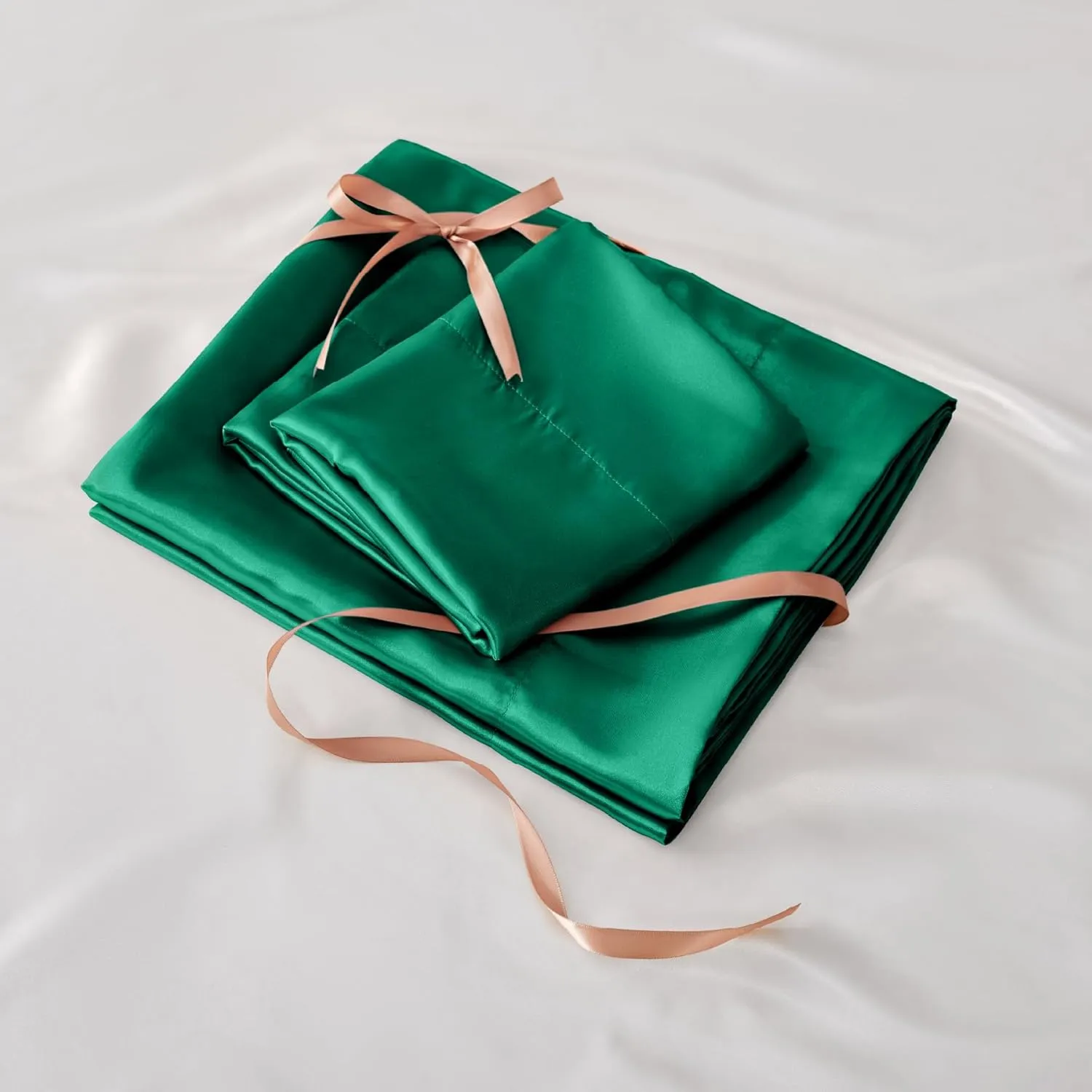 BEDELITE Satin Sheets Queen Size Bed Set, Luxury Soft Dark Green Sheets for Hair and Skin, Similar to Silk Bed Sheets Set 4 Pieces with 1 Deep Pocket Fitted Sheet, 1 Flat Sheet, and 2 Pillowcases