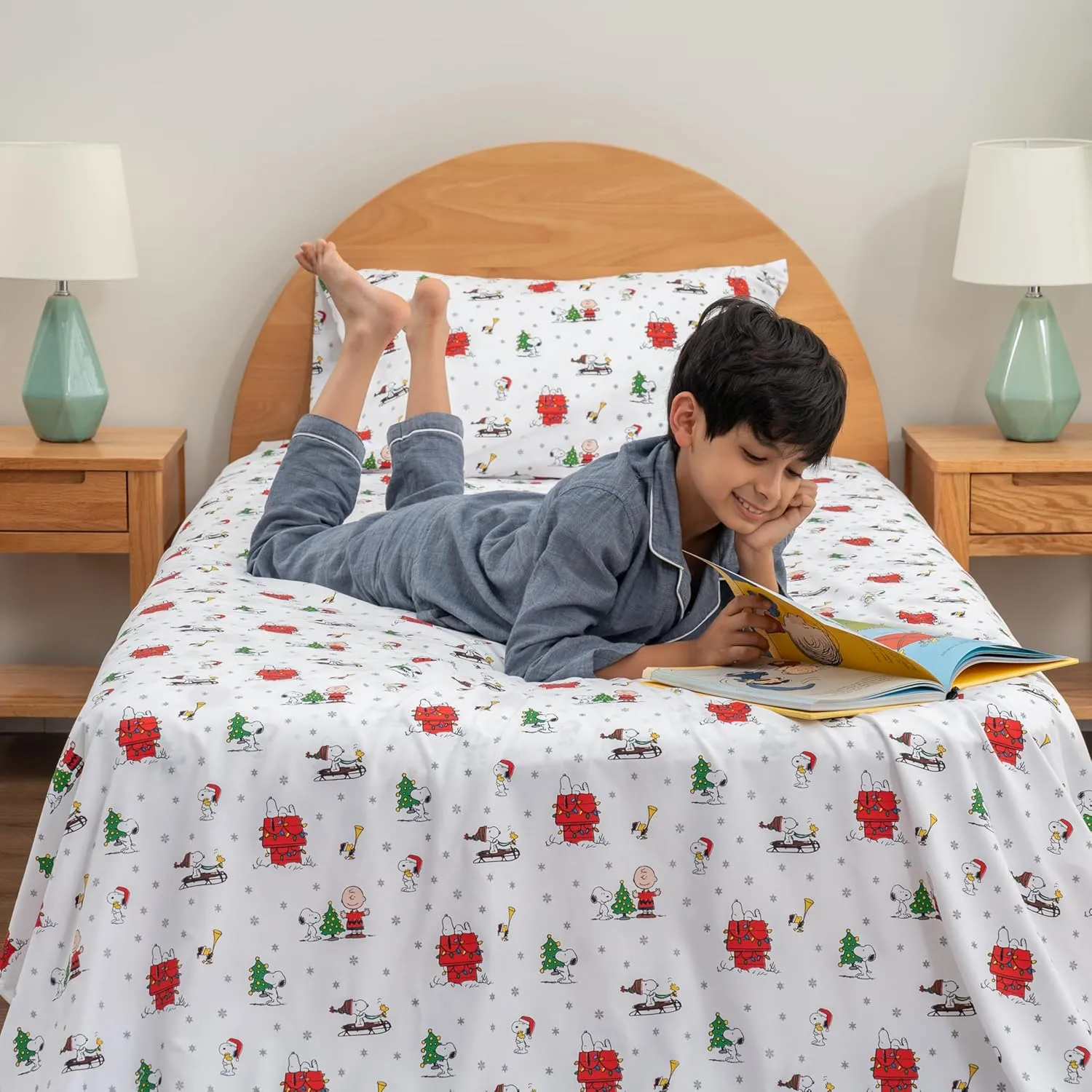 Berkshire Blanket Peanuts® Kids Sheet Set Full Size - 4 Pieces,Cute Character Snoopy Printed Soft Microfiber Bed Sheets,Holiday Helpers Sheet White