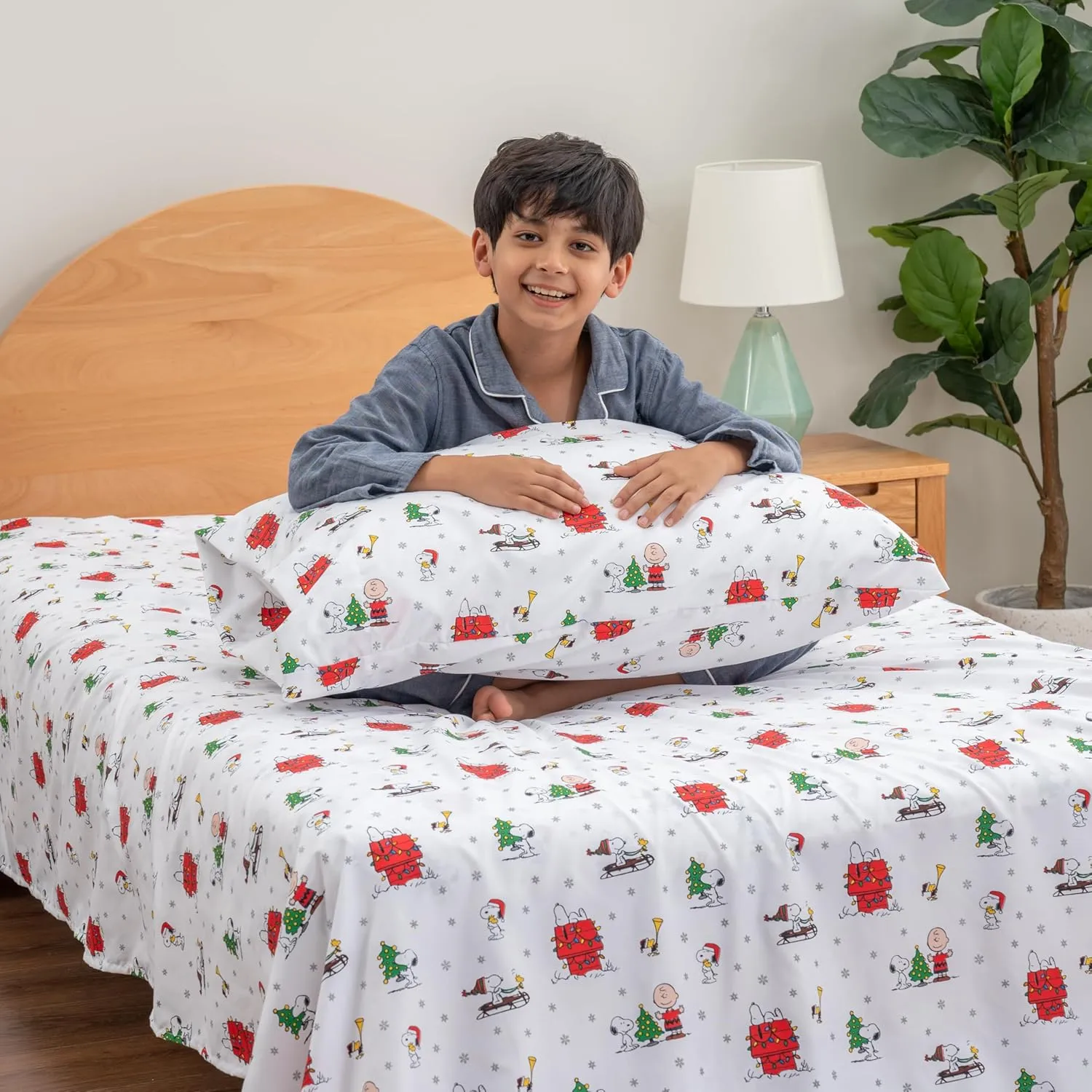 Berkshire Blanket Peanuts® Kids Sheet Set Full Size - 4 Pieces,Cute Character Snoopy Printed Soft Microfiber Bed Sheets,Holiday Helpers Sheet White