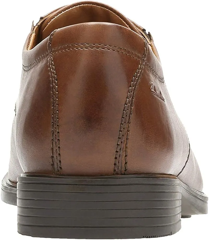 Clarks Men's Tilden Plain Oxford
