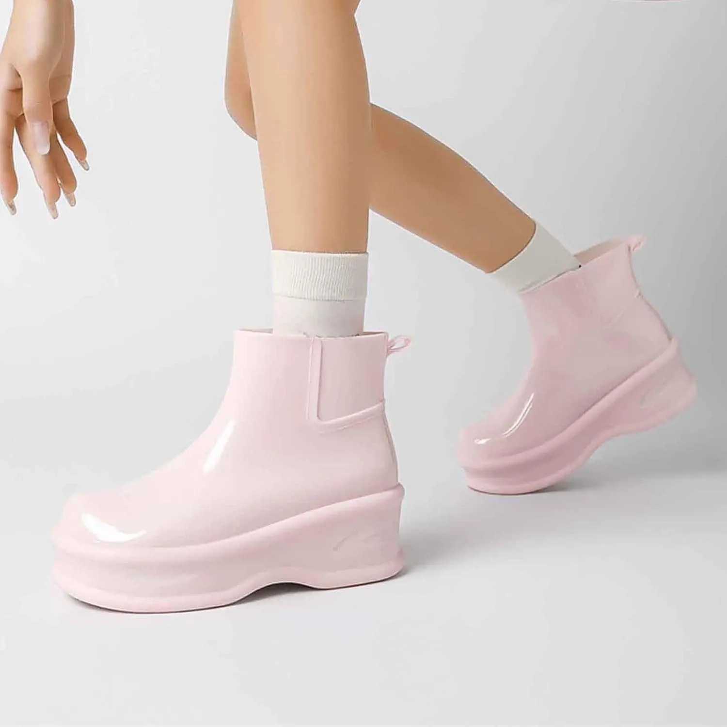 Durable Women's Rain Shoes Thick Sole Footwear Rainy Days Perfect Outdoor Activities Stylish and Rain Boots with Dogs