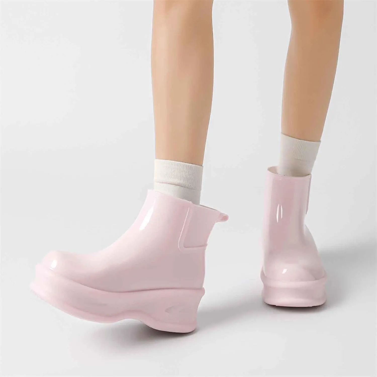 Durable Women's Rain Shoes Thick Sole Footwear Rainy Days Perfect Outdoor Activities Stylish and Rain Boots with Dogs