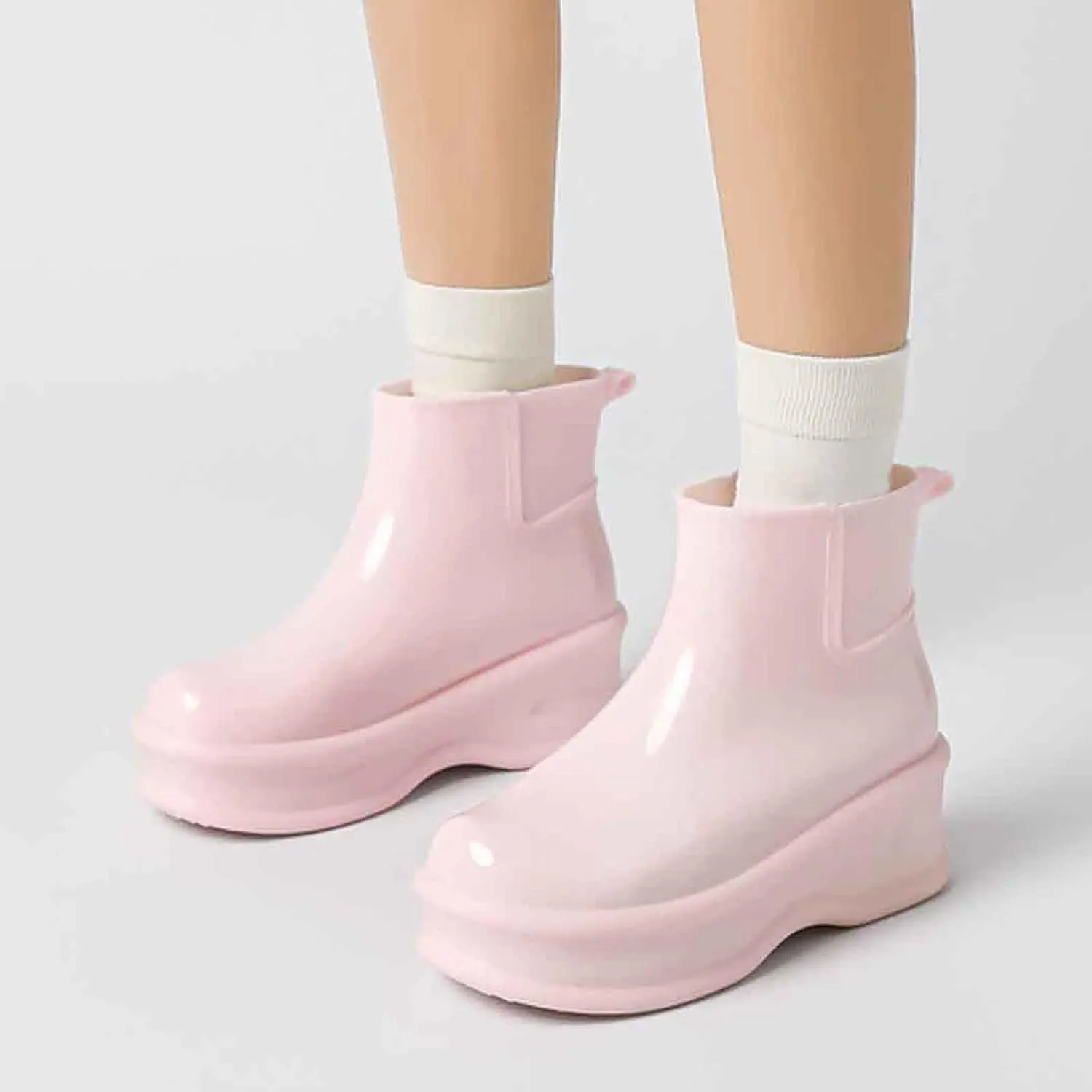 Durable Women's Rain Shoes Thick Sole Footwear Rainy Days Perfect Outdoor Activities Stylish and Rain Boots with Dogs