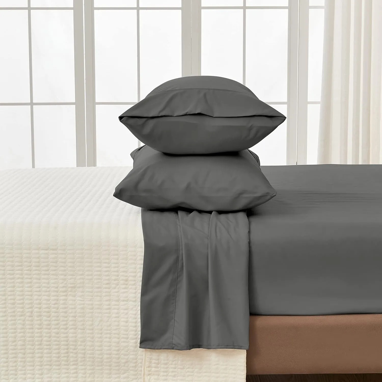 Great Bay Home 3-Piece Twin Grey Microfiber Sheet Set | Ultra-Soft, Brushed Bedding Sheets & Pillowcases - Wrinkle & Fade Resistant, All-Season Bed Sheets for Bed (Twin, Graphite)