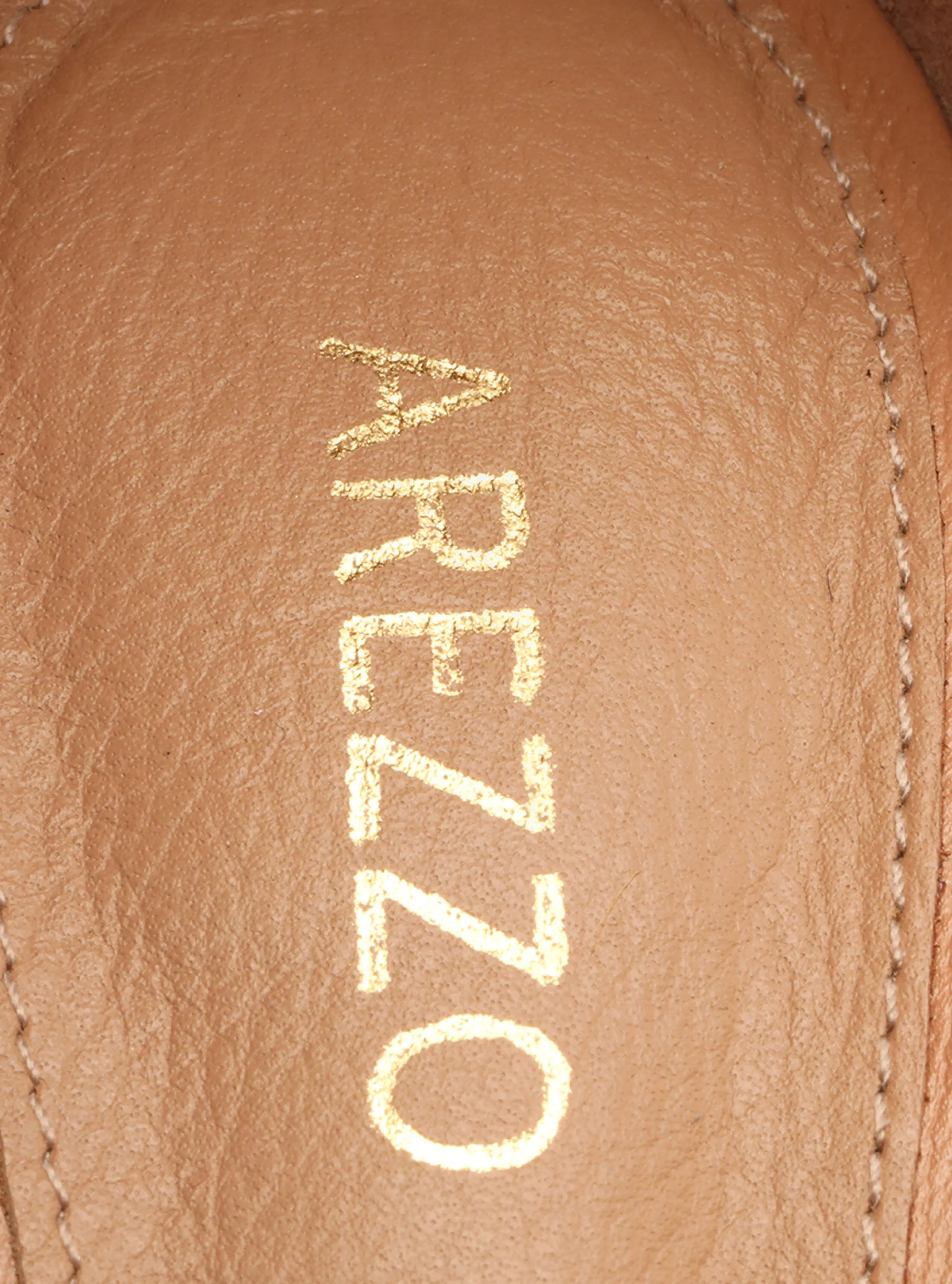 Iza Low Pump