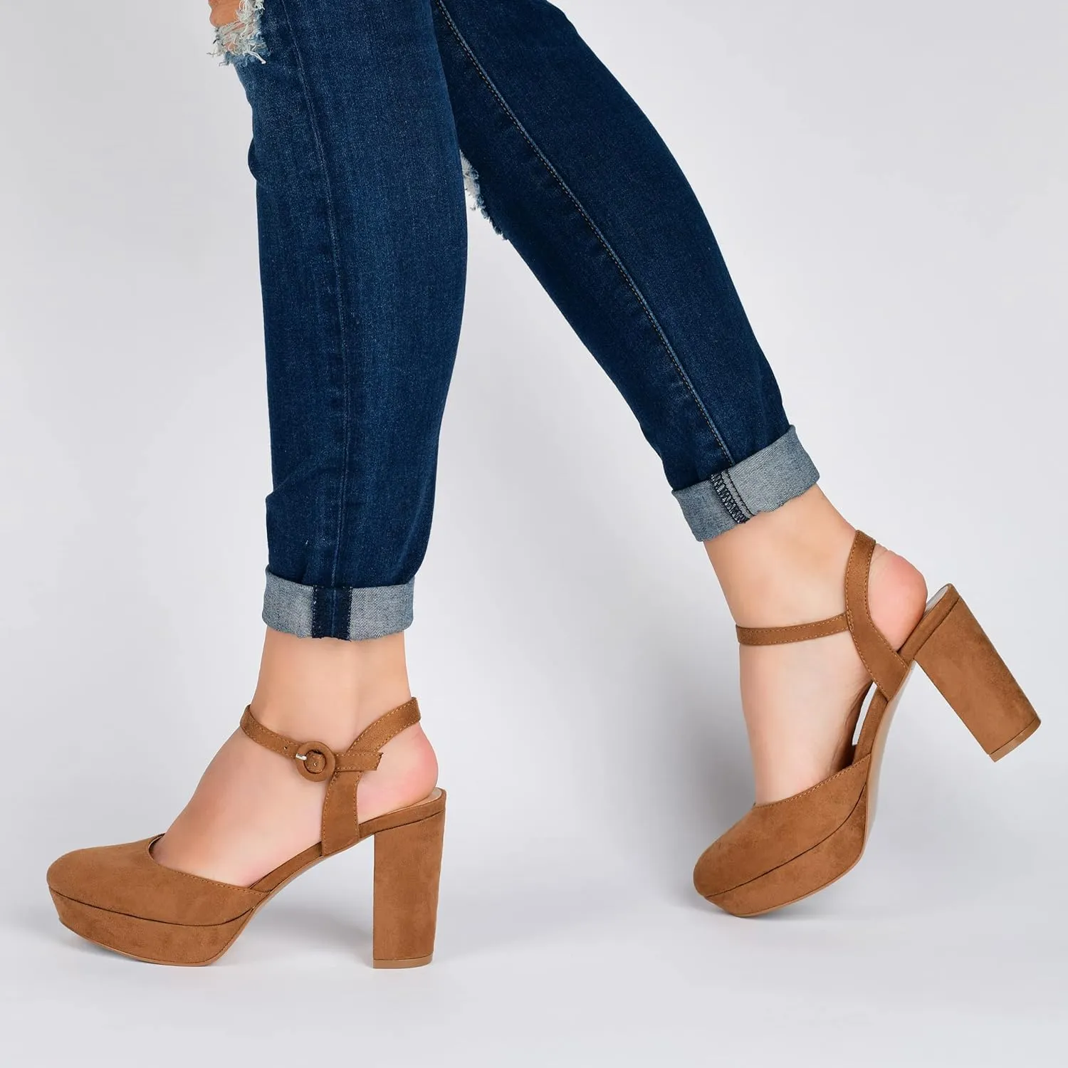Journee Women's Roslynn Pumps