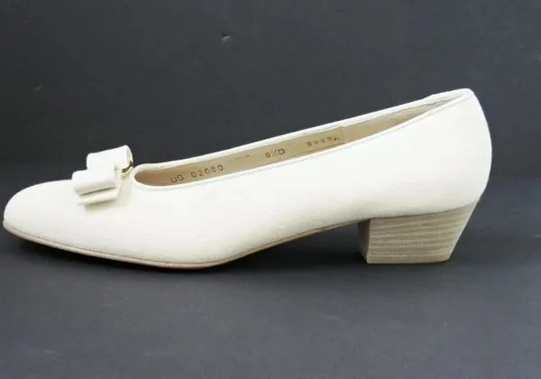 NEW Salvatore Ferragamo Vara Pump Size 8.5 B