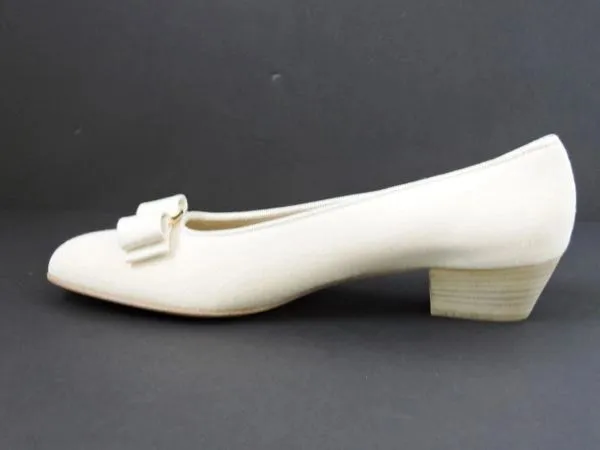 NEW Salvatore Ferragamo Vara Pump Size 8.5 B