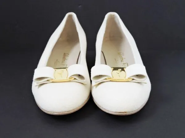 NEW Salvatore Ferragamo Vara Pump Size 8.5 B