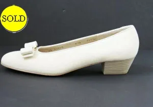 NEW Salvatore Ferragamo Vara Pump Size 8.5 B
