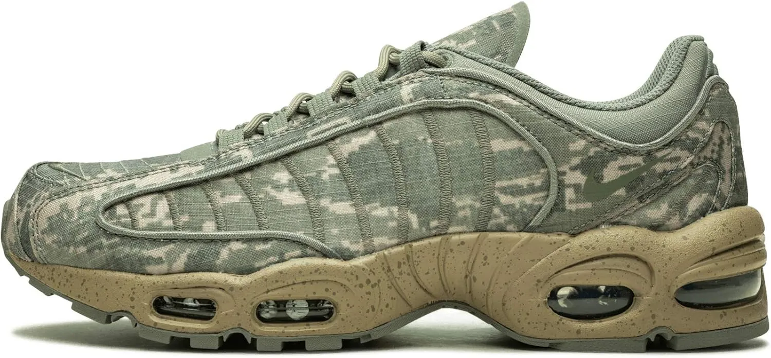 Nike Men's Sneaker Running Shoe, Women US 16