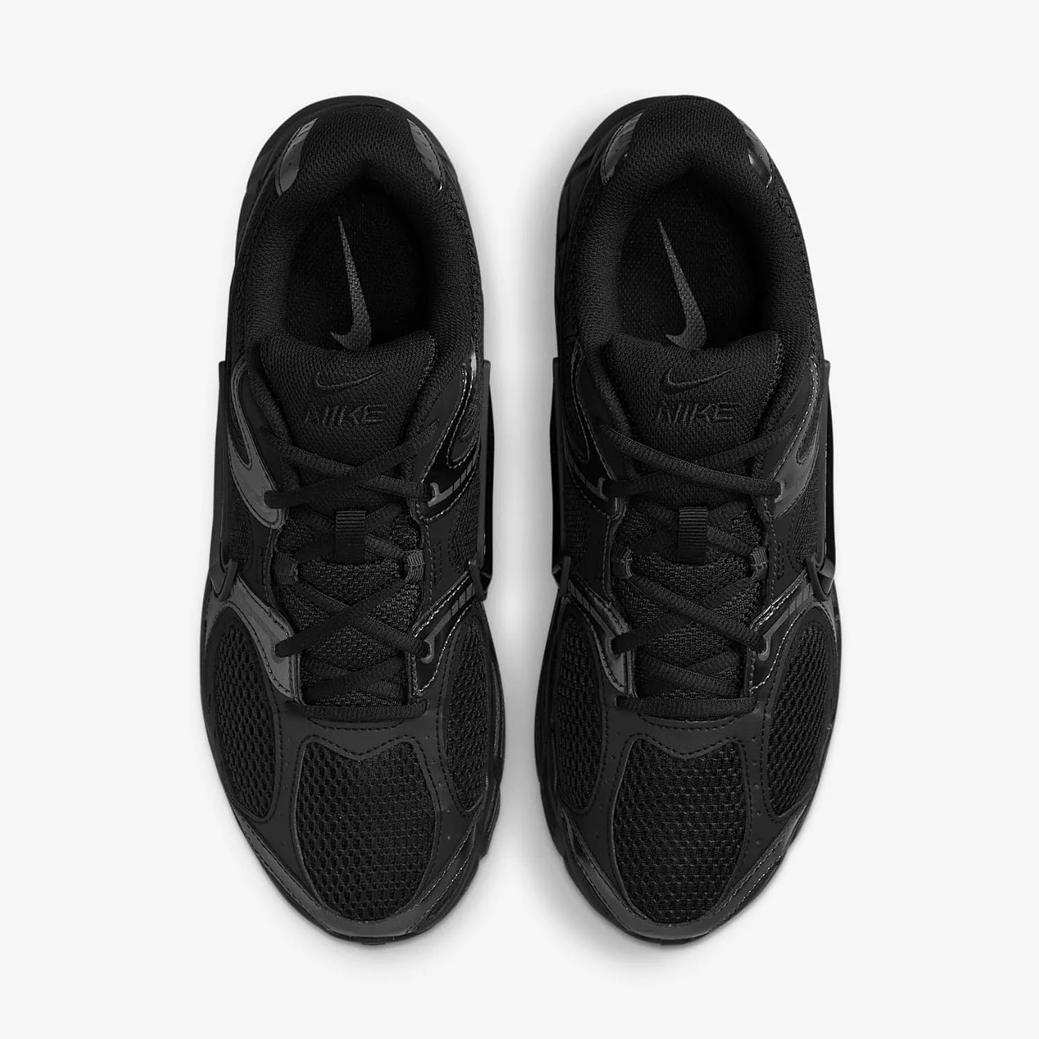 Nike Men's V5 Runner Sneaker