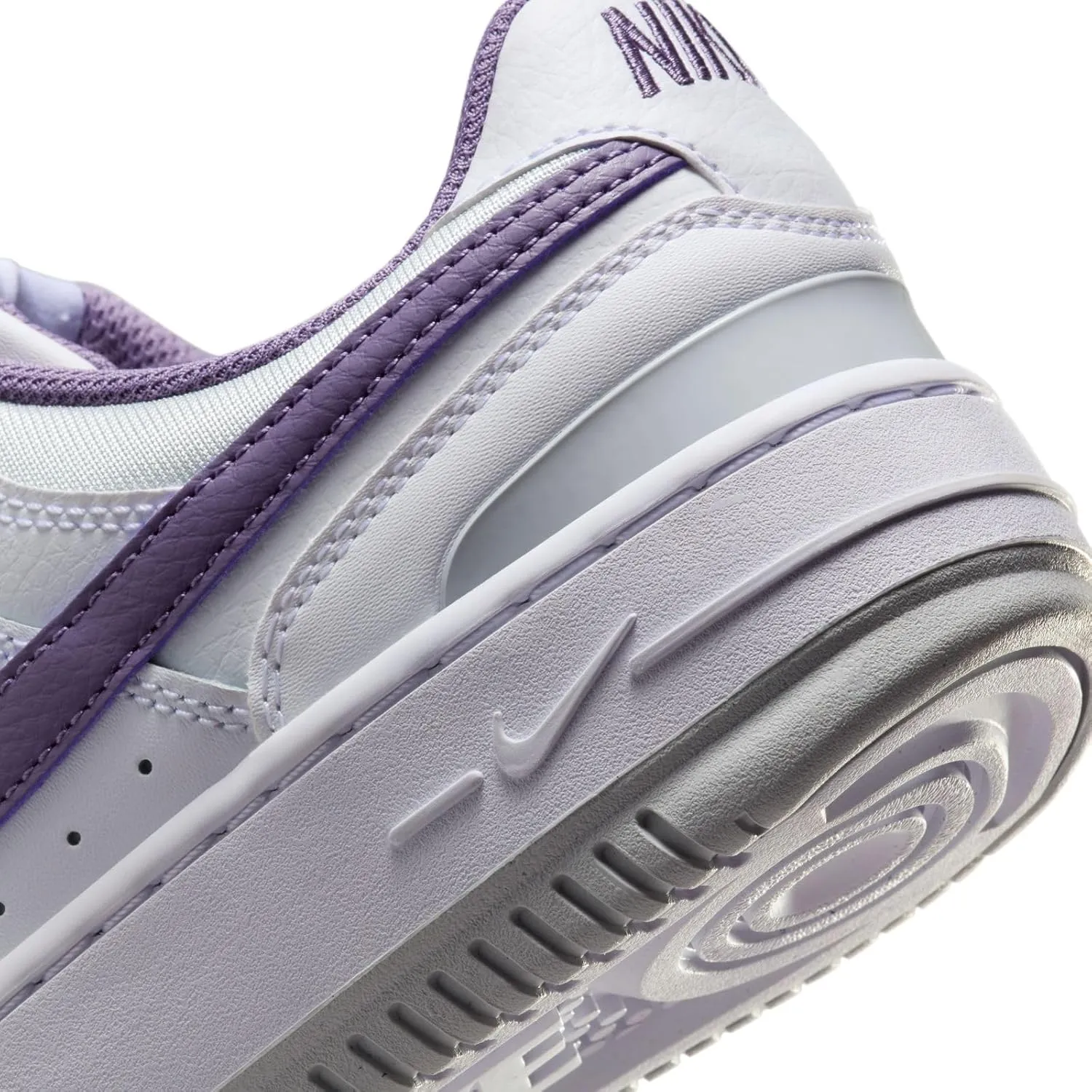 Nike Women's Gamma Force Shoes Sneaker