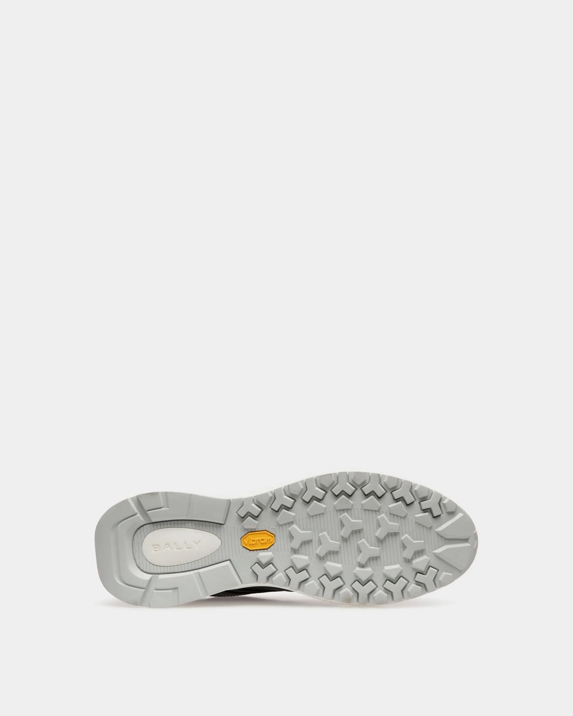 Outline Sneaker In Black And White Leather And Nylon