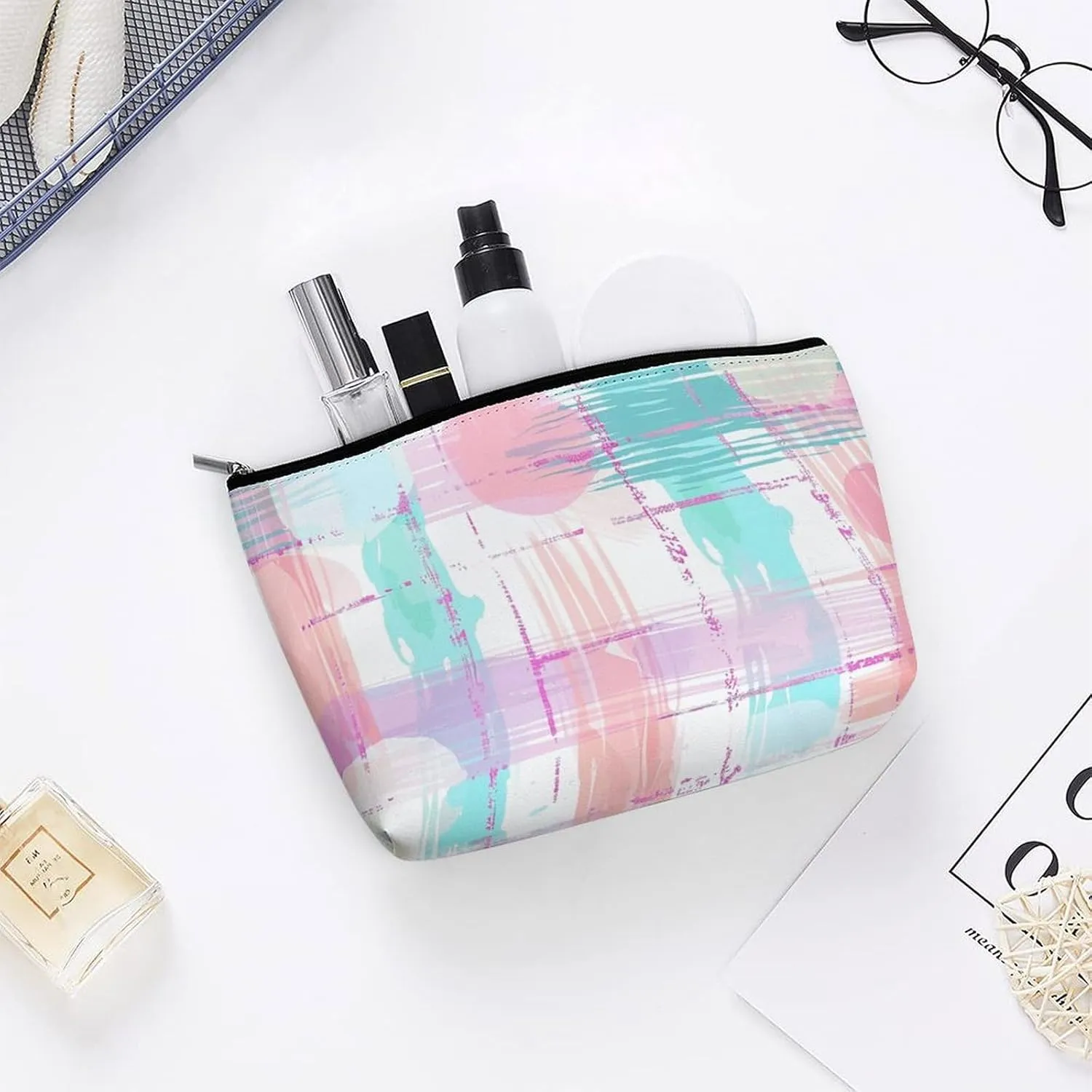 Portable Small Cosmetic Bag Cute Travel Makeup Bag Soft Plaid Pattern Waterproof Toiletry Bag for Women