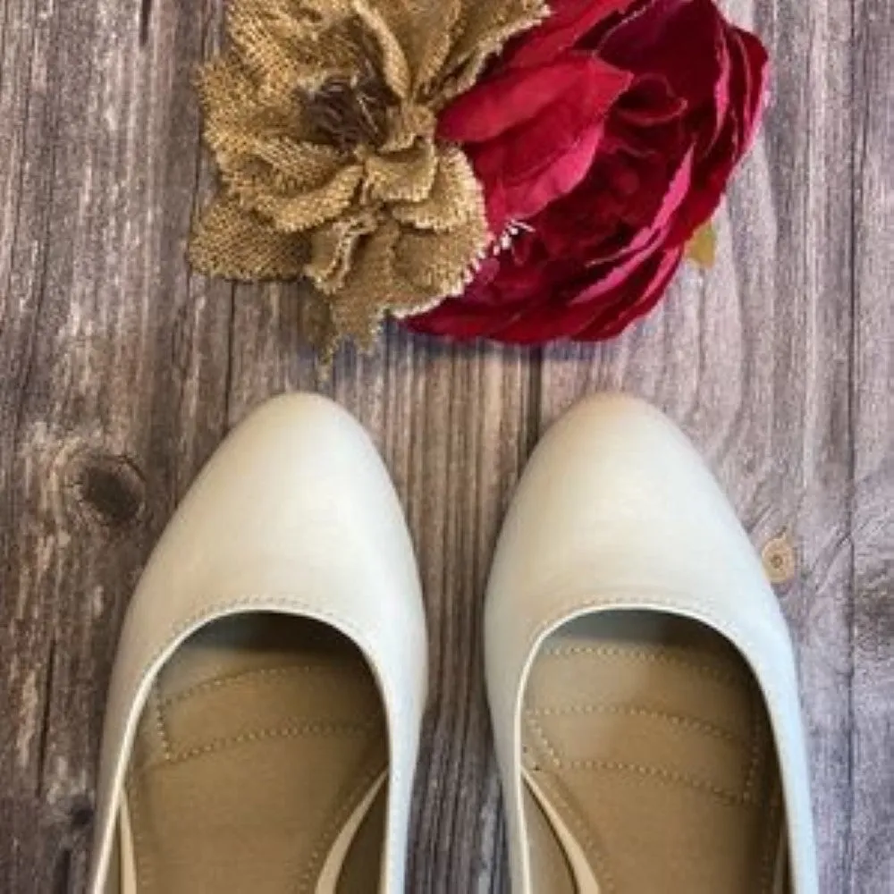 RIALTO Choffel White Faux Leather Pumps 8.5M