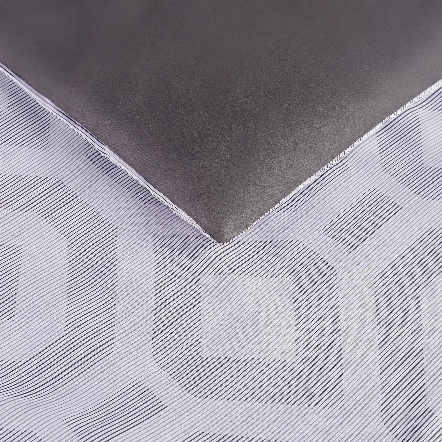 Serta Simply Clean Skyler Soft 7 Piece Geometric Bed in A Bag Complete Bedding Comforter Set with Sheets and Pillow Case for All Season, Queen, Grey