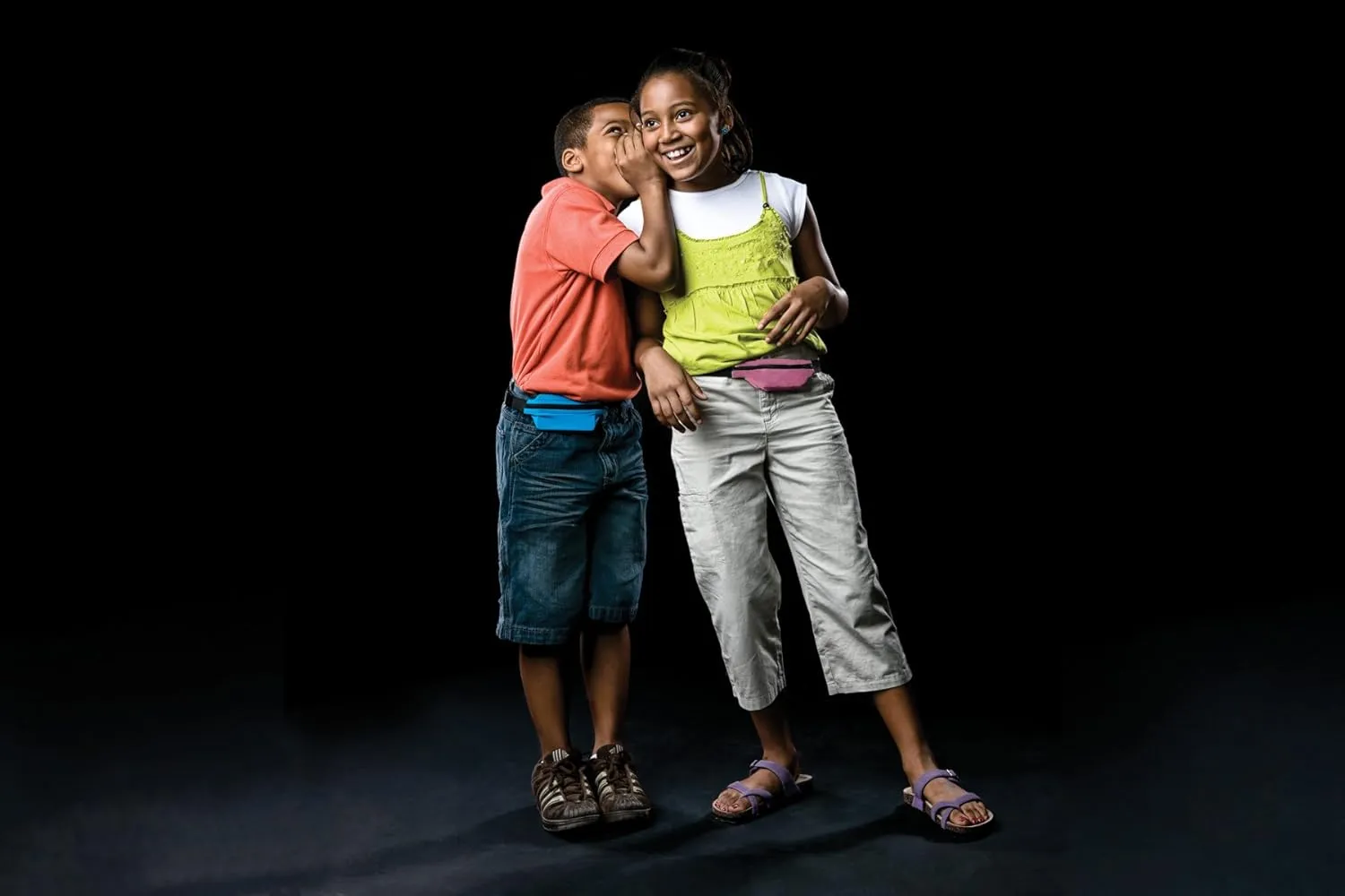 SPIbelt Kids Pocket Belt, Expandable Pocket, Adjustable Waist, No Bounce, No Logo Band, Red with Black Zipper