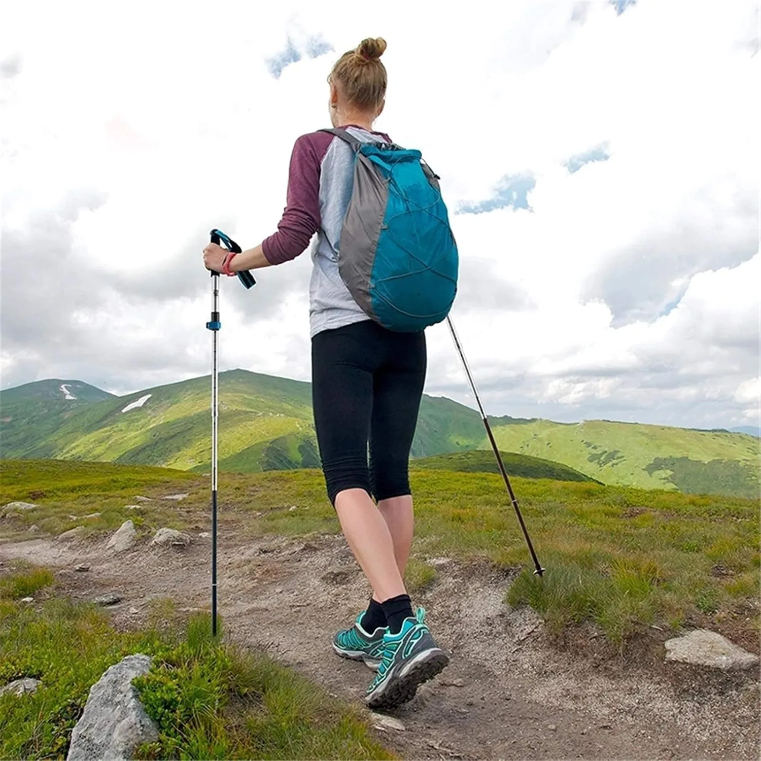 Trekking Poles, Foldable and Adjustable Trekking Poles, High Grip and Durable, Soft and Comfortable Handle, Easy to Store, Suitable for Hiking and Climbing (Red 2PCS)