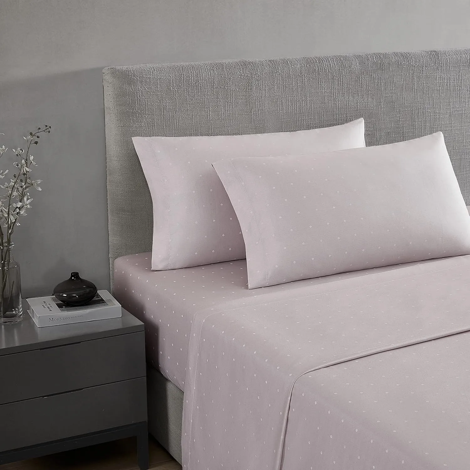 Vera Wang - Queen Sheet Set, Luxury Sateen Cotton Bedding, 800 Thread Count, Soft & Smooth Bedding Set (Eyelet Pink, Queen)