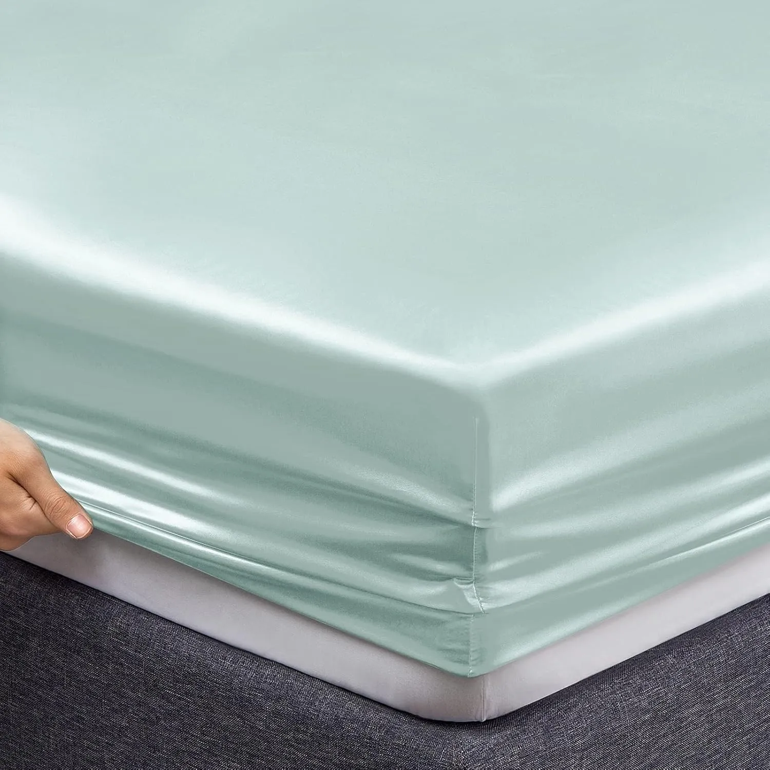 Vonty Satin Sheets Queen Silky Soft Satin Bed Sheets Ice Blue Sheet Set, 1 Deep Pocket Fitted Sheet   1 Flat Sheet   2 Pillowcases