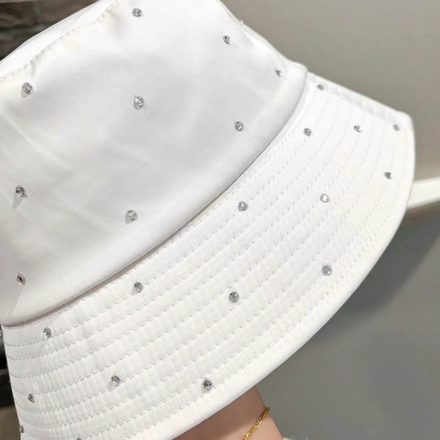 Women Bling Bucket Hat Silky Satin Shiny Rhinestone Bucket Sun Hat Packable Summer Outdoor Fishing Caps for Travel Beach